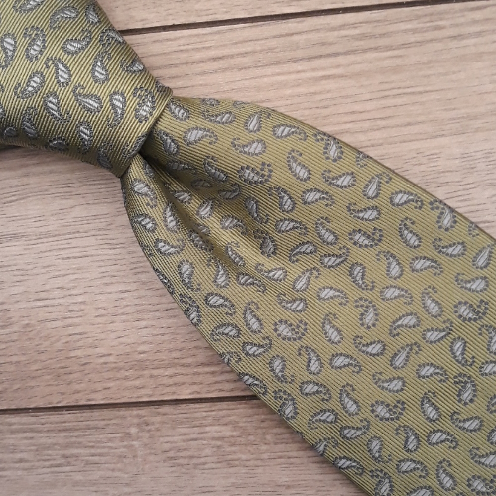 PETER MILLAR Green Blue Paisley Hand‎ 7 Folded Mens Silk Tie